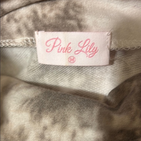 Pink Lily Tie-Dye Short Sleeve Scoop Neck Romper - size M - Picture 2 of 8